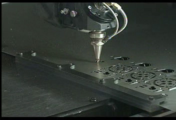 Cortador da madeira do laser do CNC das máquinas de corte do laser do aço carbono/folha de Alumimum